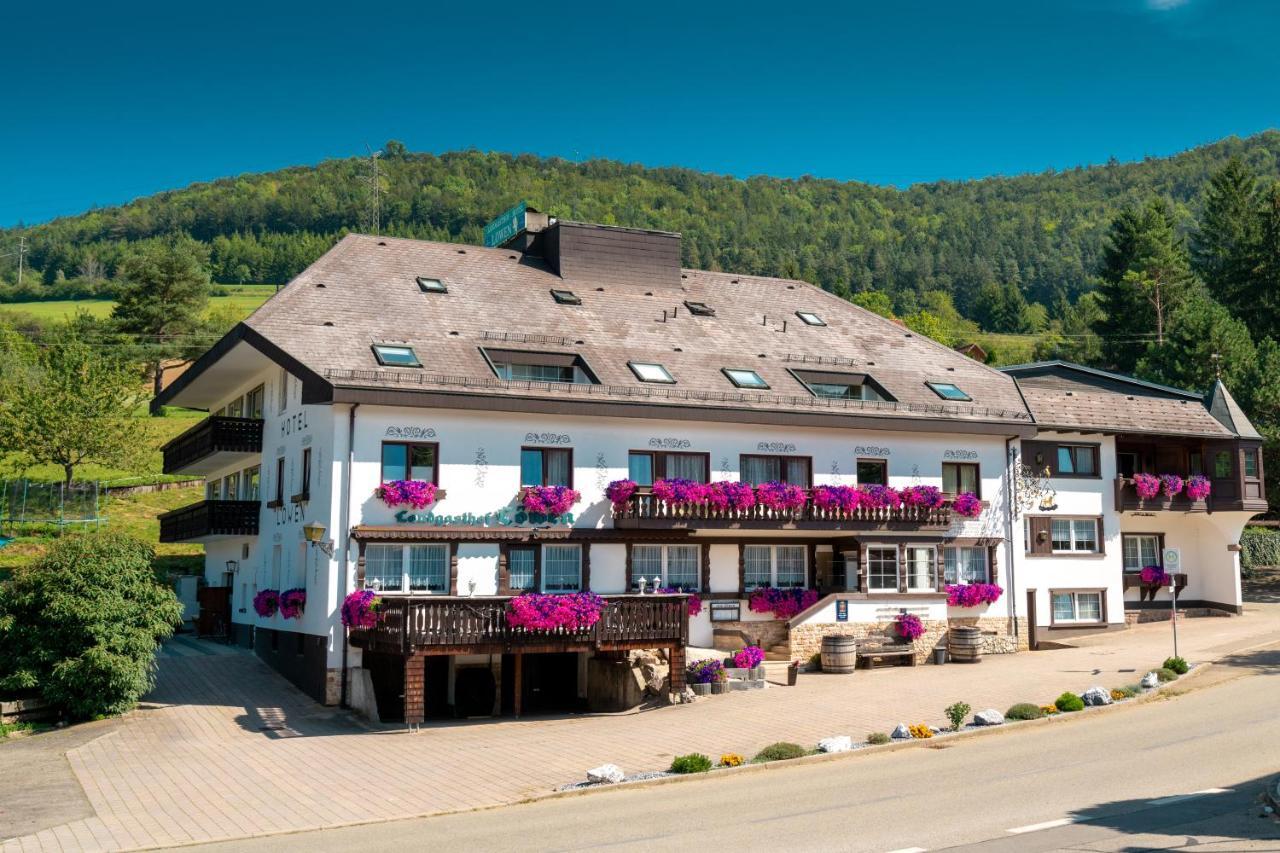 Landhotel Loewen Blumberg Eksteriør bilde