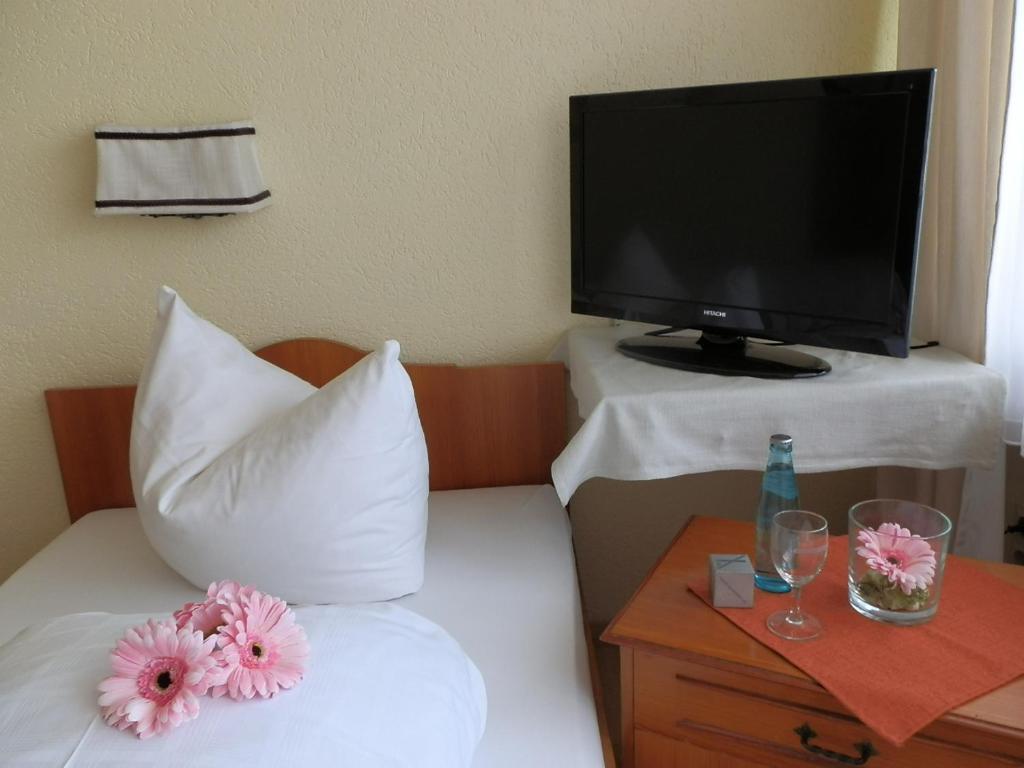 Landhotel Loewen Blumberg Rom bilde